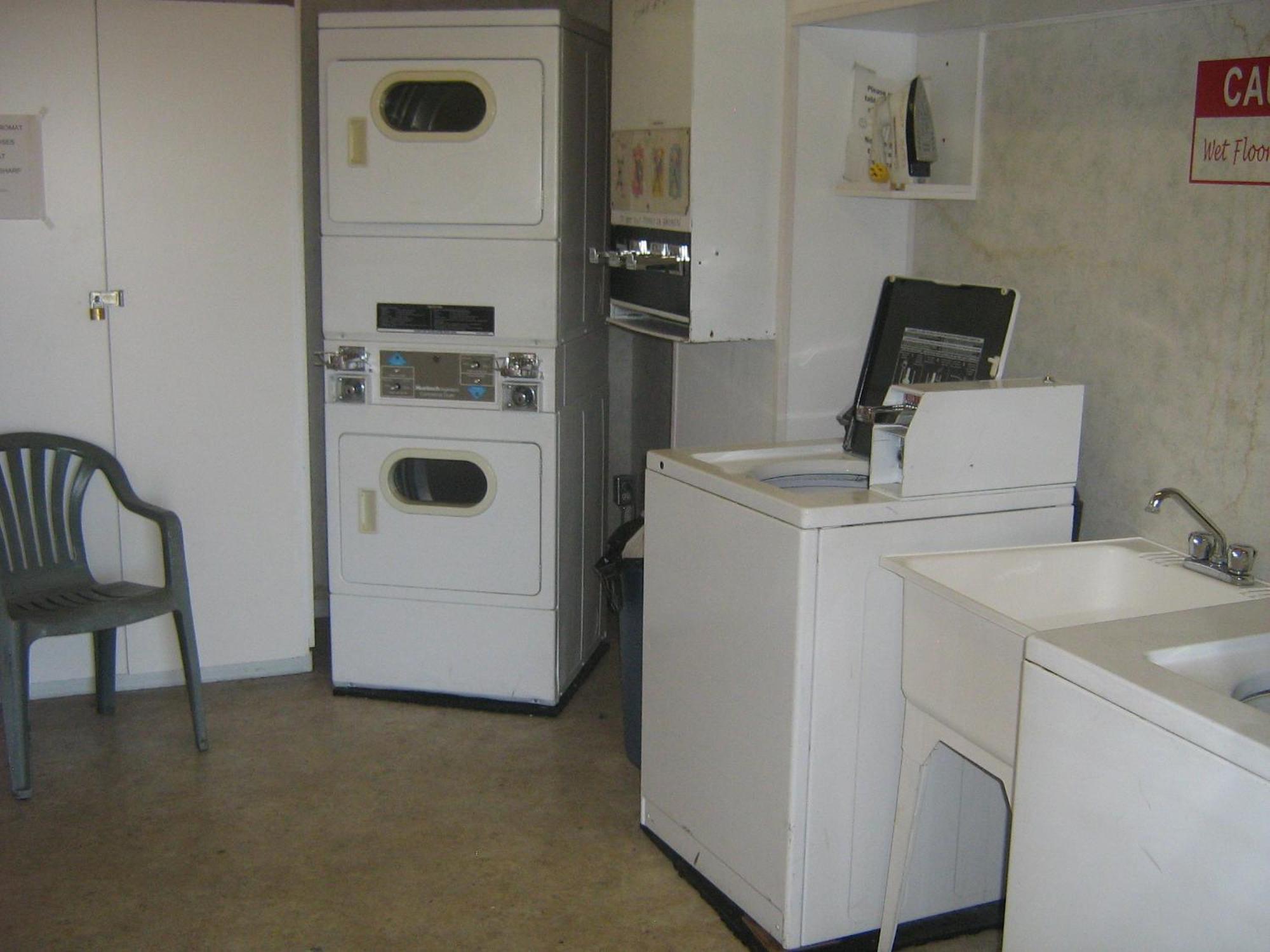 Parkway Motel & European Lodges Pincher Creek Facilités photo